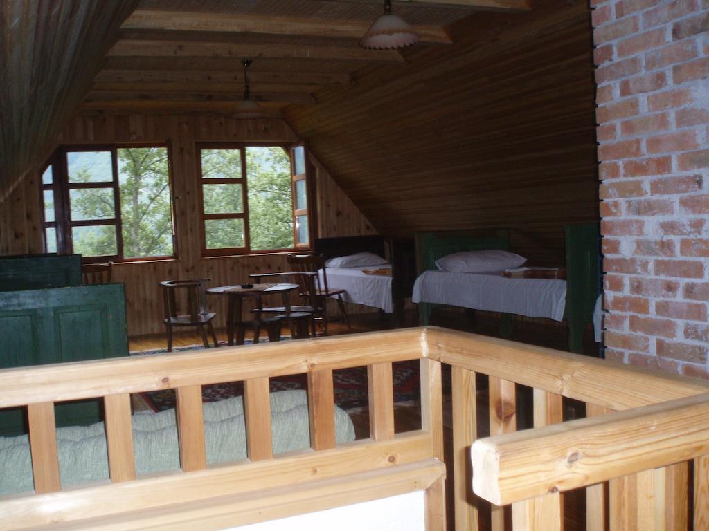 Guest House Tara Canyon Pljevlja Ruang foto